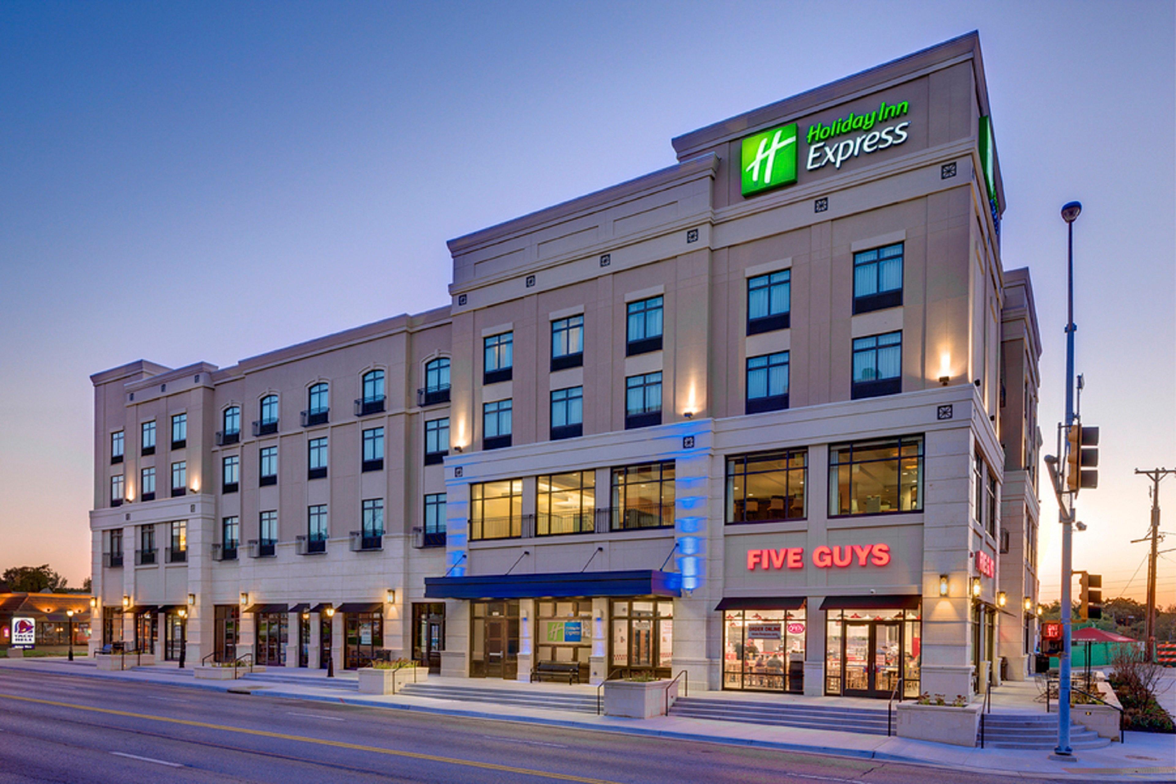 Holiday Inn Express & Suites - Kansas City Ku Medical Center By Ihg Exterior photo
