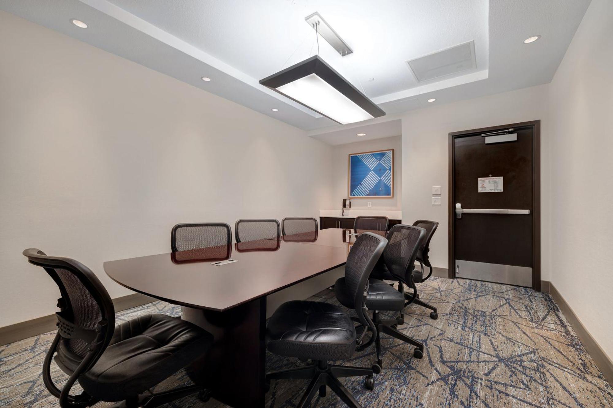 Holiday Inn Express & Suites - Kansas City Ku Medical Center By Ihg Exterior photo