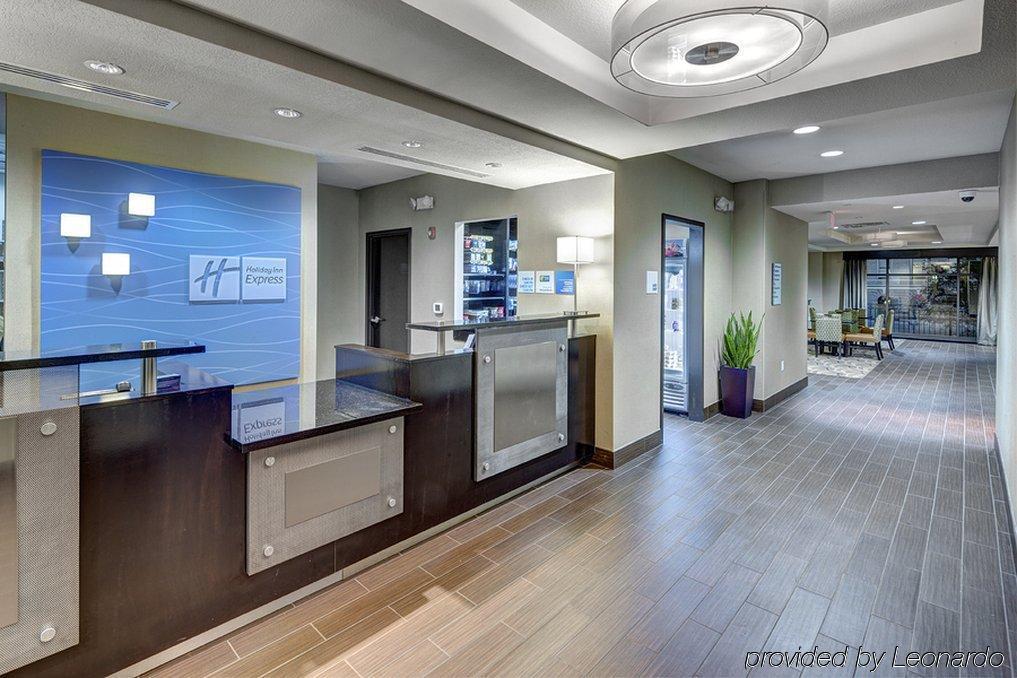 Holiday Inn Express & Suites - Kansas City Ku Medical Center By Ihg Interior photo
