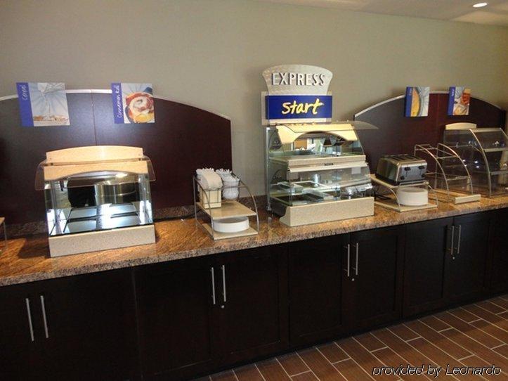 Holiday Inn Express & Suites - Kansas City Ku Medical Center By Ihg Restaurant photo